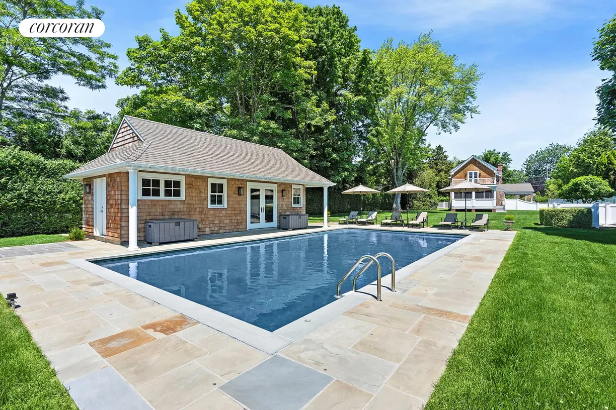 The Hamptons Real Estate | View 340 Hill Street | room 1
