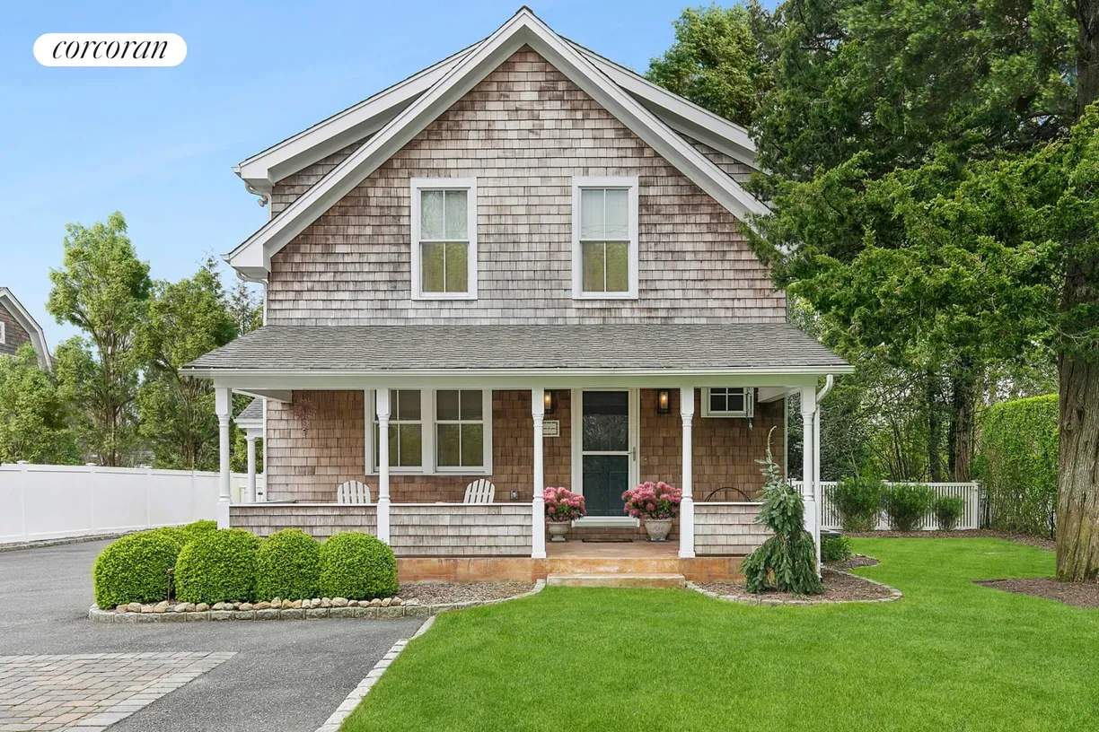 The Hamptons Real Estate | View 340 Hill Street | room 2