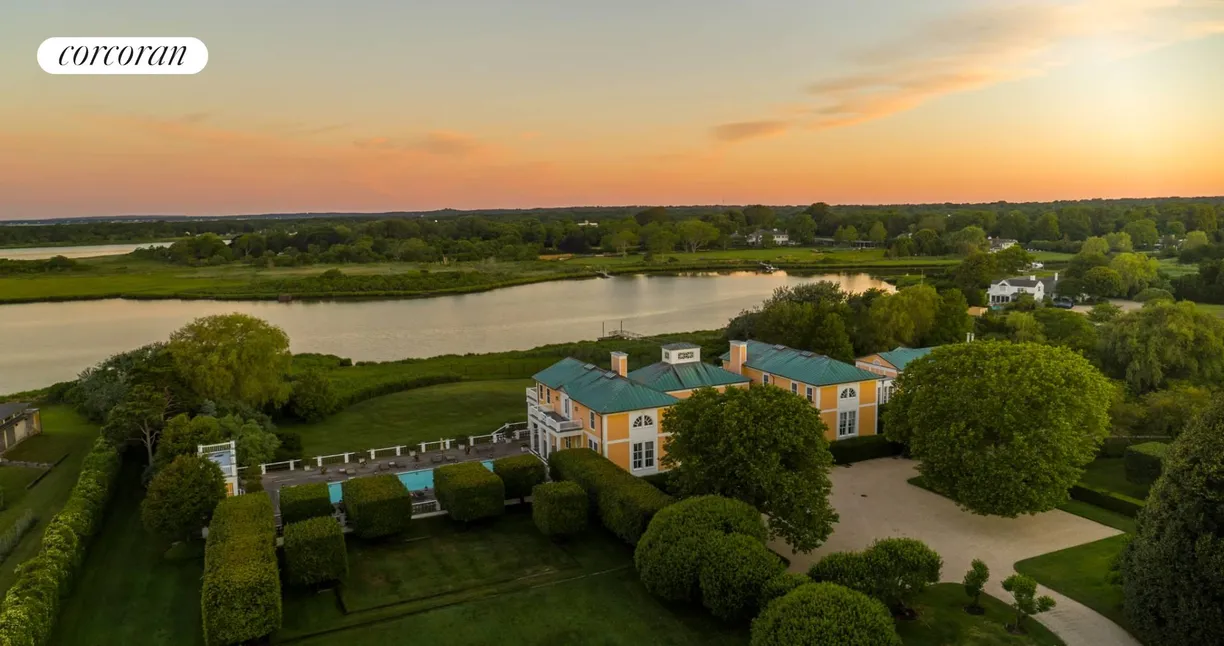 The Hamptons Real Estate | View 623 Halsey Neck Lane | room 2