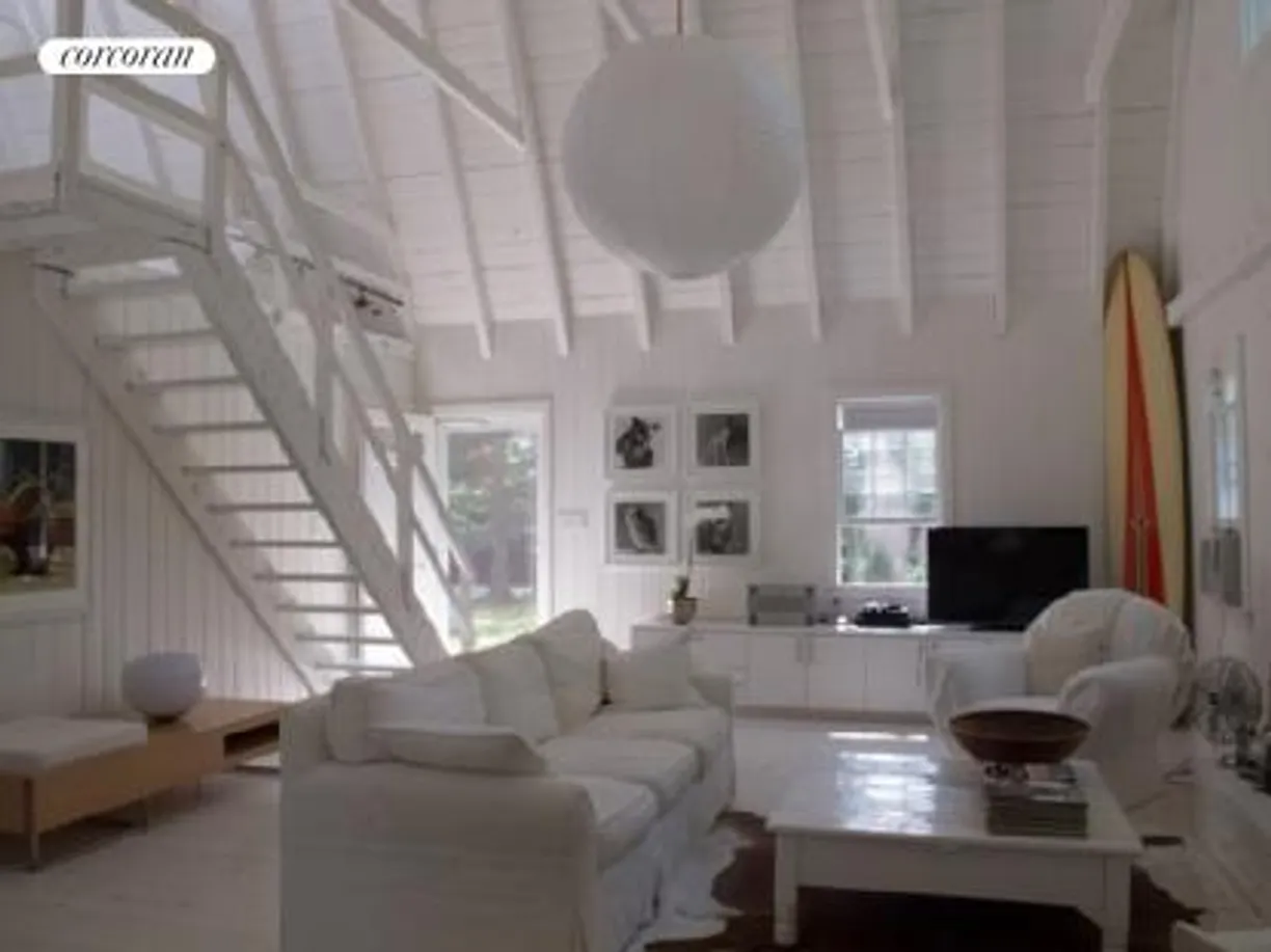 The Hamptons Real Estate | View 53 Sayres Path | room 1
