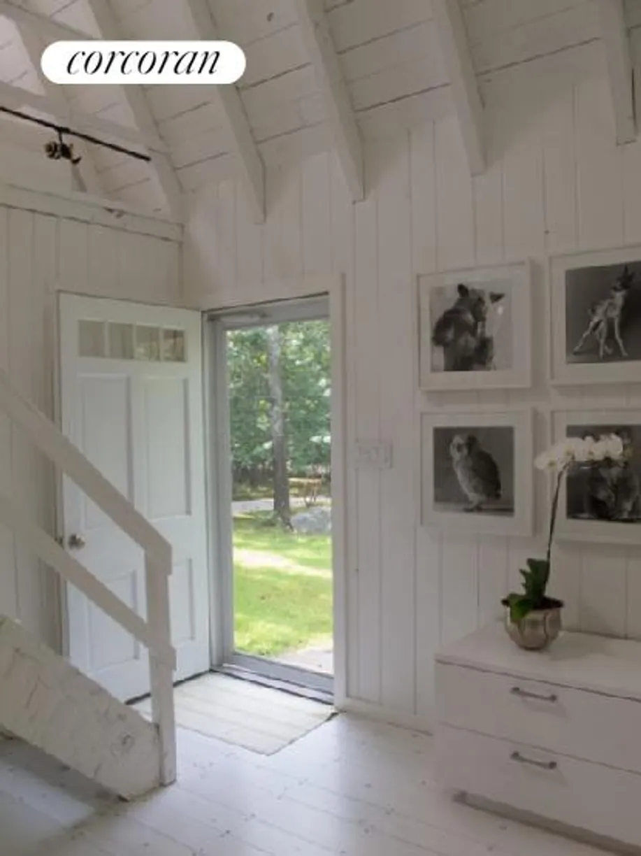 The Hamptons Real Estate | View 53 Sayres Path | room 2