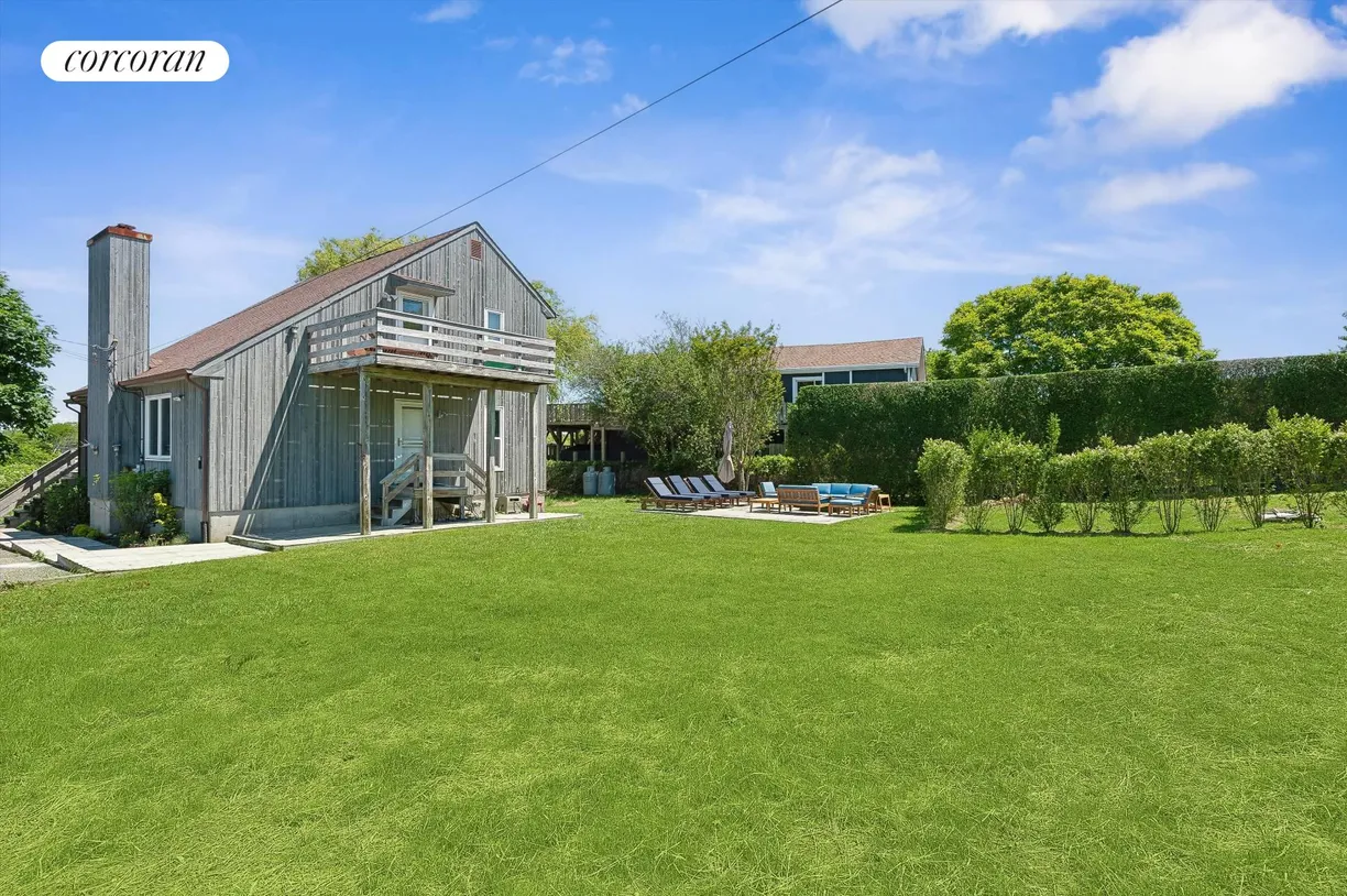 The Hamptons Real Estate | View 105 Benson Drive | 4 Beds, 2 Baths
