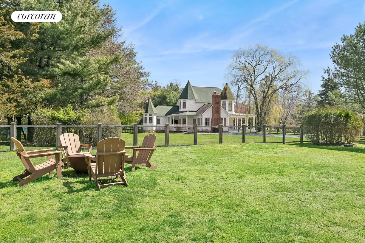 The Hamptons Real Estate | View 2 Bonnie Lane | room 1