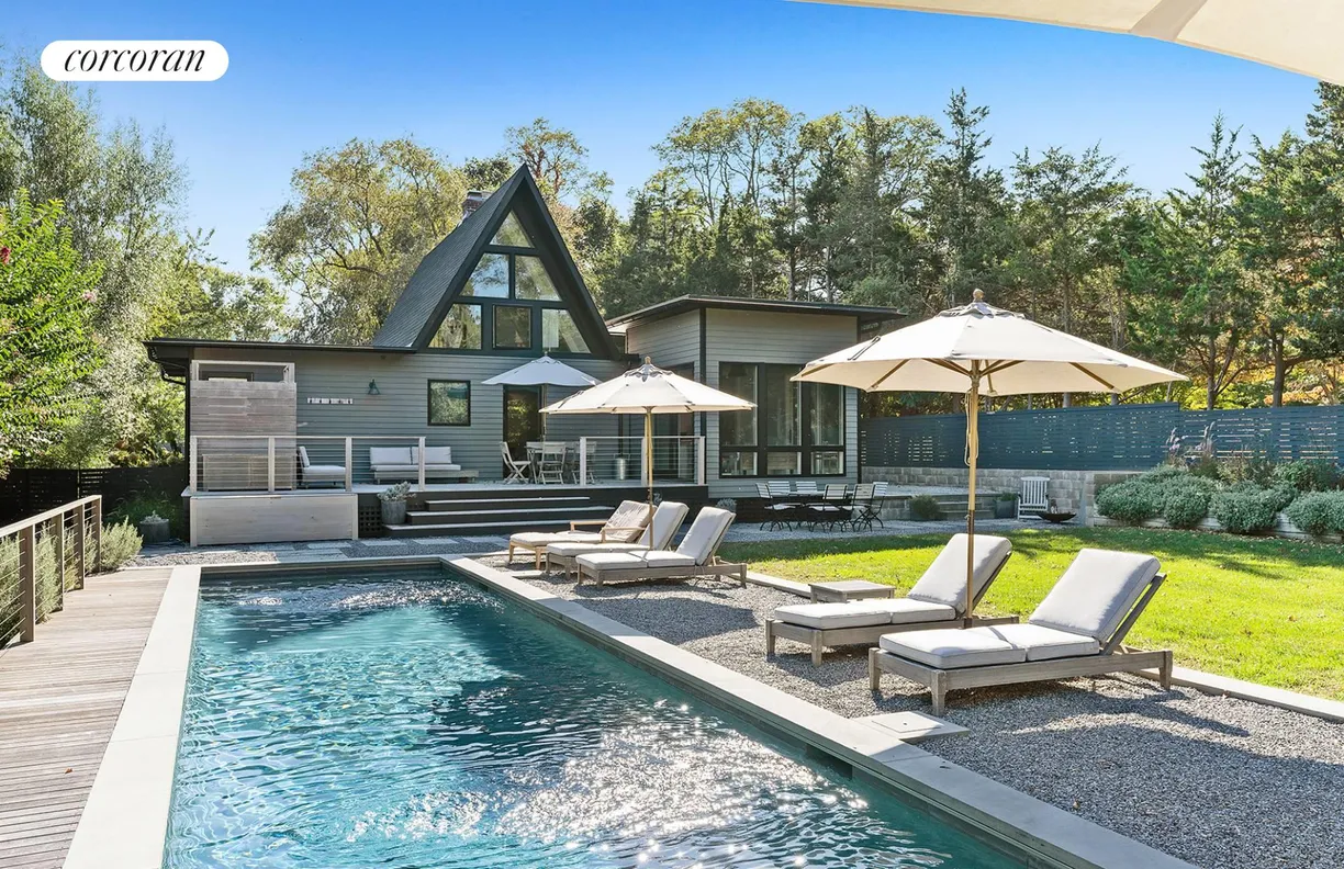 The Hamptons Real Estate | View 7 Marc Street | 3 Beds, 2 Baths