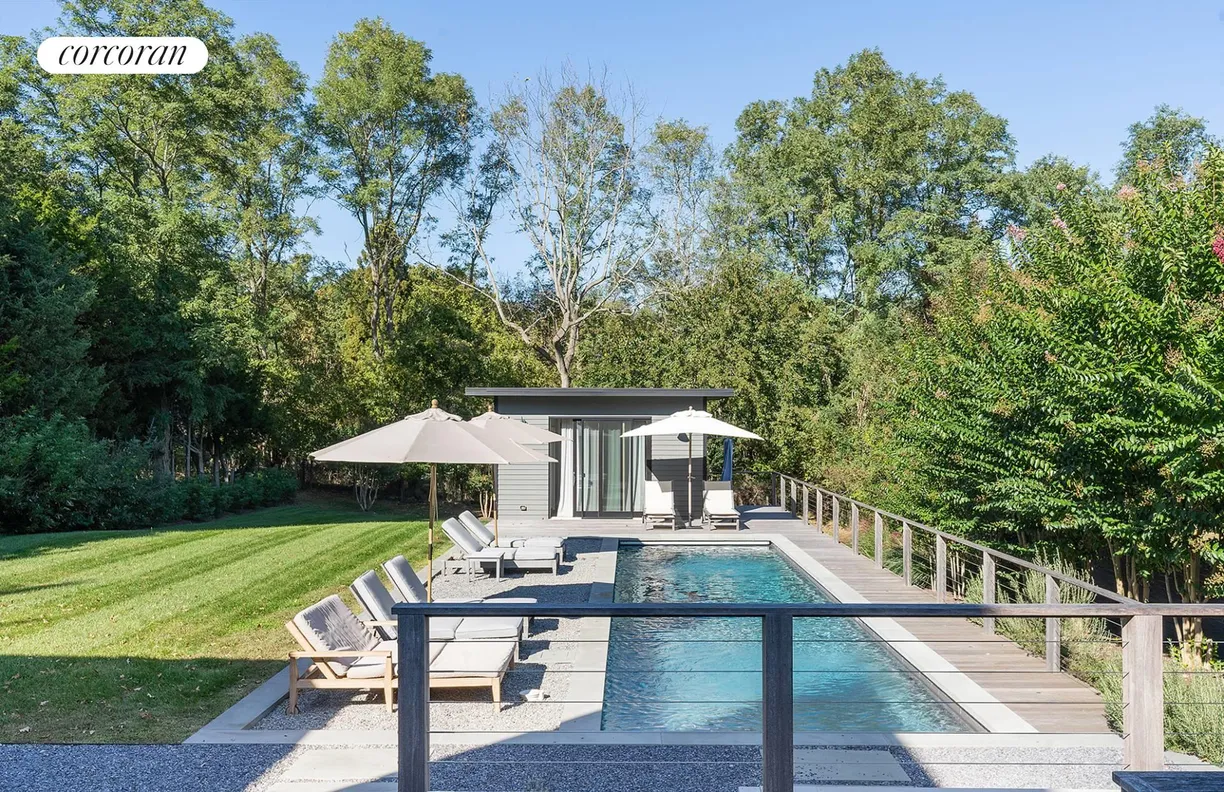 The Hamptons Real Estate | View 7 Marc Street | room 1
