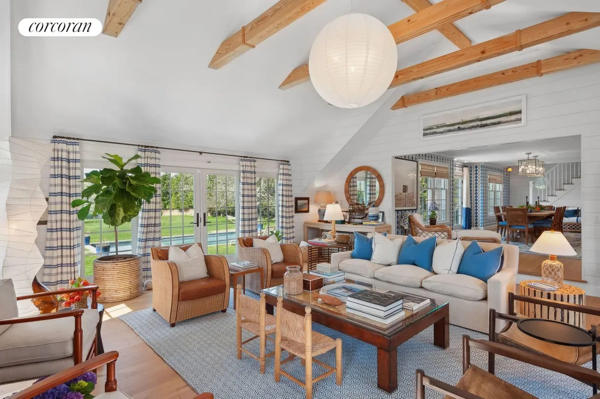 The Hamptons Real Estate | View 31 Aberdeen Lane | 3 Beds, 4 Baths