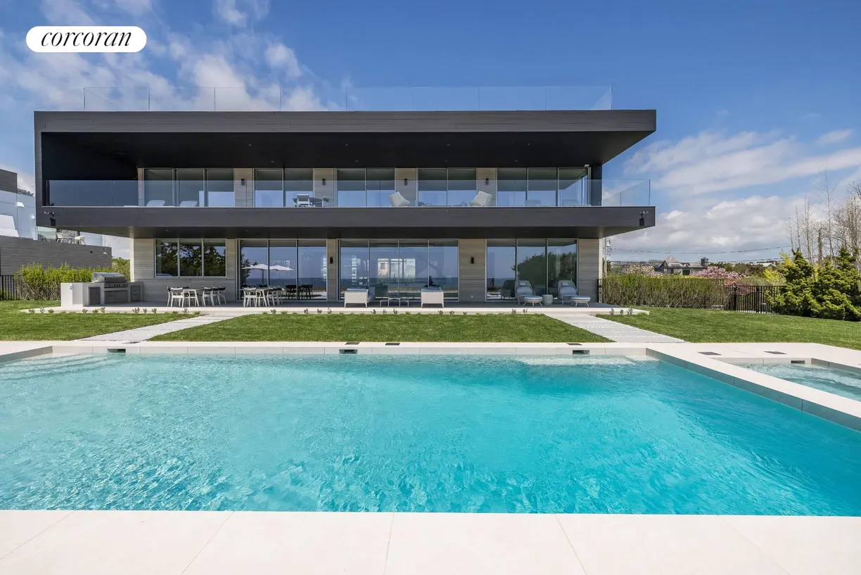 The Hamptons Real Estate | View 165 Surfside Drive | room 1