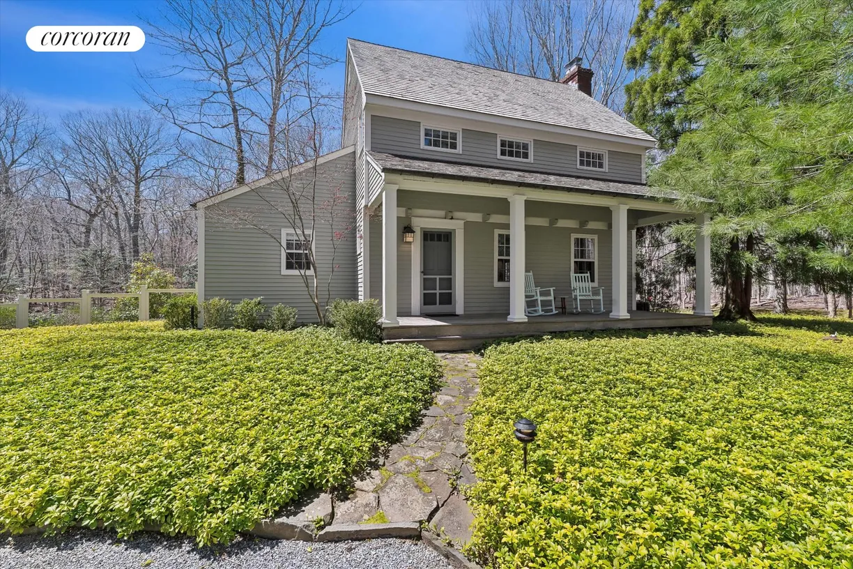 The Hamptons Real Estate | View 17 Deep Wood Lane | room 1