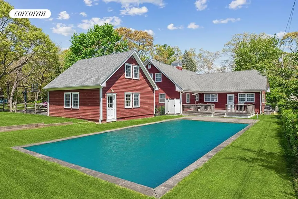 The Hamptons Real Estate | View 1800 Westphalia Road | 1800 Westphalia Road - Pool