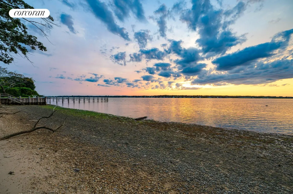 The Hamptons Real Estate | View 54 Rampasture Road | room 1