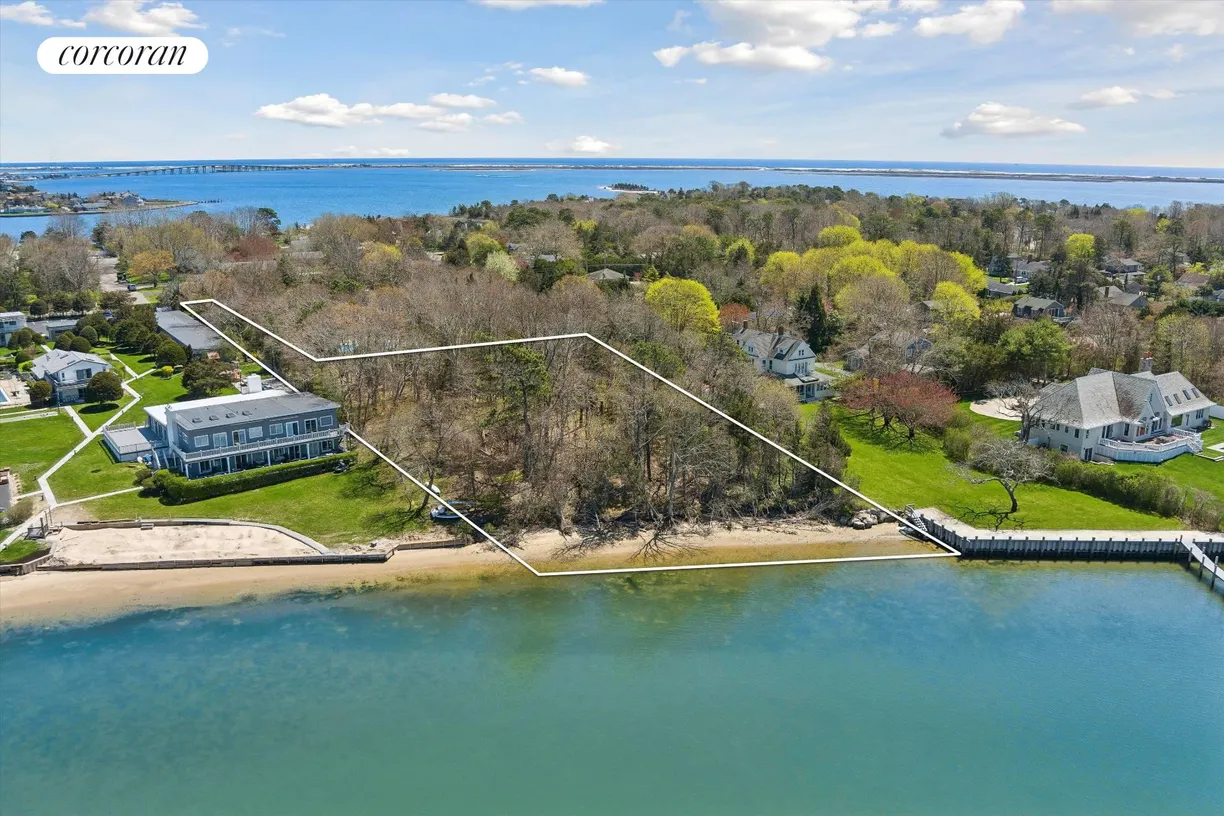 The Hamptons Real Estate | View 54 Rampasture Road | room 2