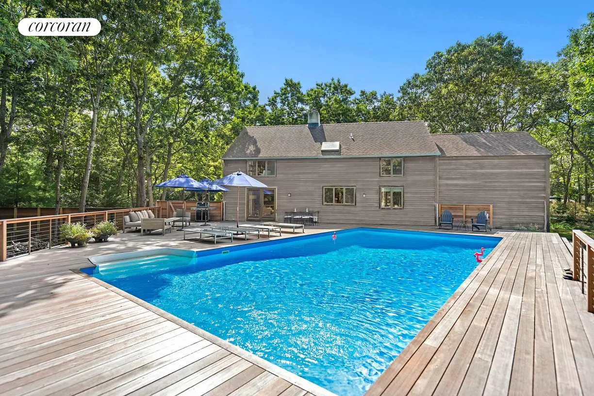 The Hamptons Real Estate | View 19 Rivers Road | 3 Beds, 2 Baths
