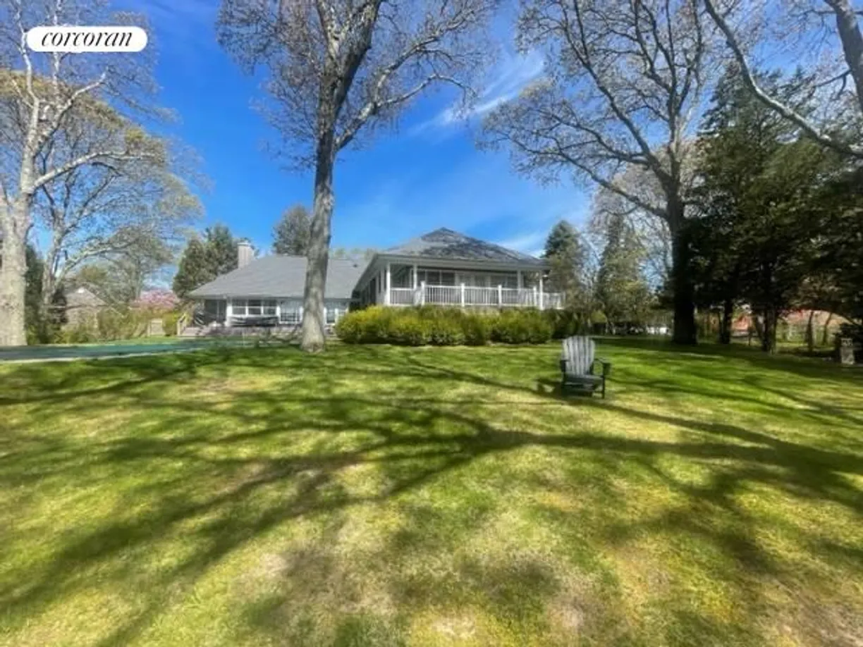 The Hamptons Real Estate | View 12 Cove Way | 5 Beds, 4 Baths