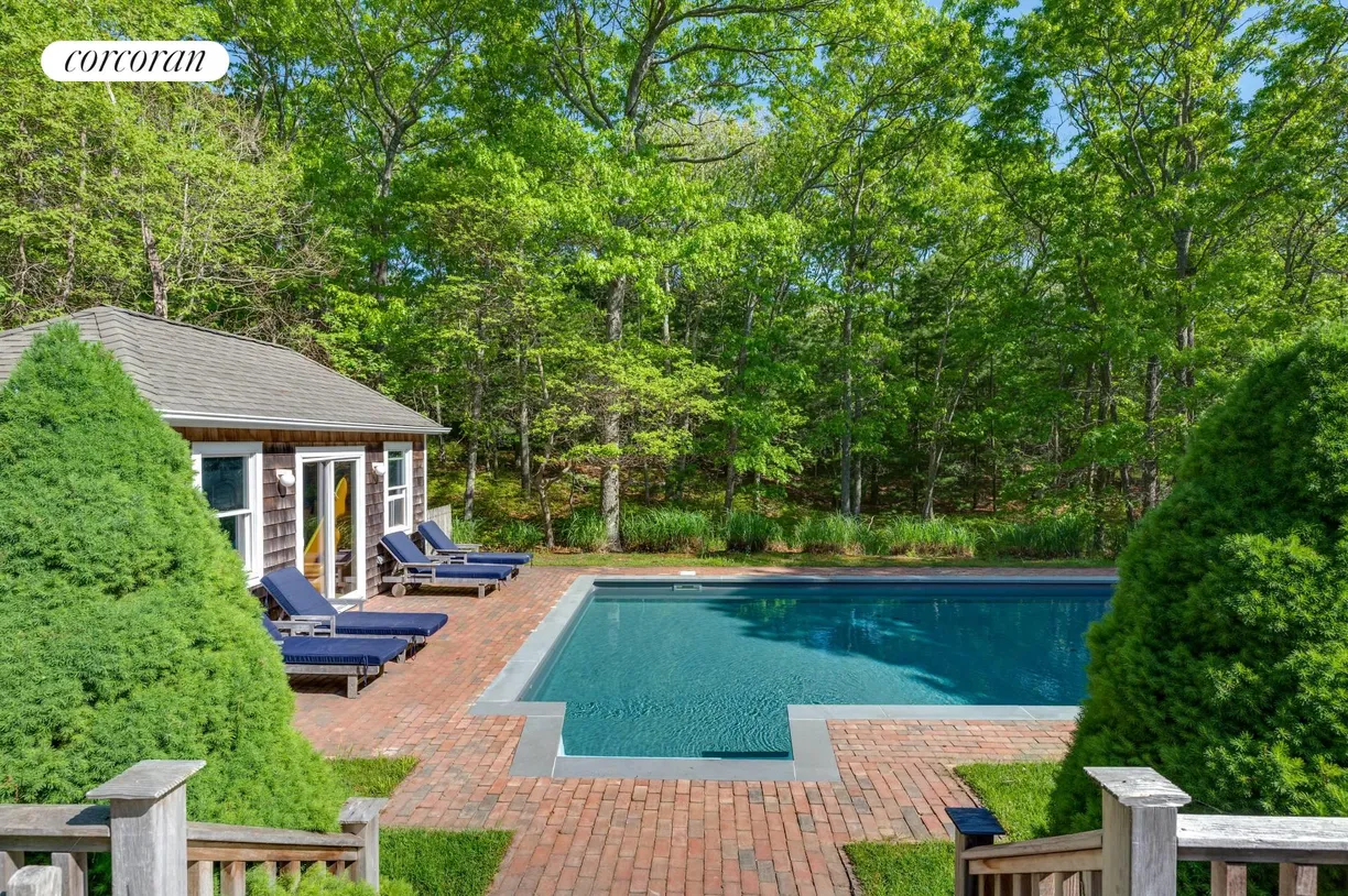 The Hamptons Real Estate | View 3 Hollow Tree Lane | 4 Beds, 4 Baths