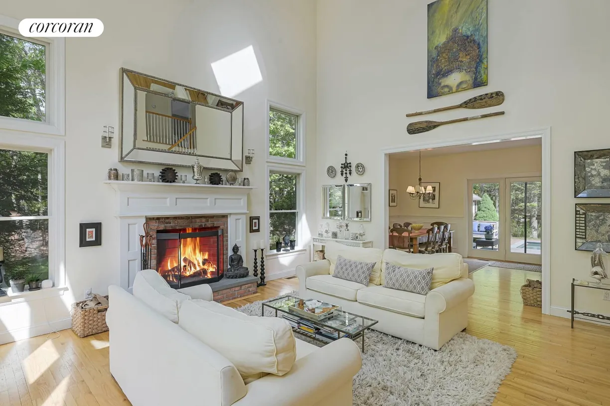 The Hamptons Real Estate | View 3 Hollow Tree Lane | room 1