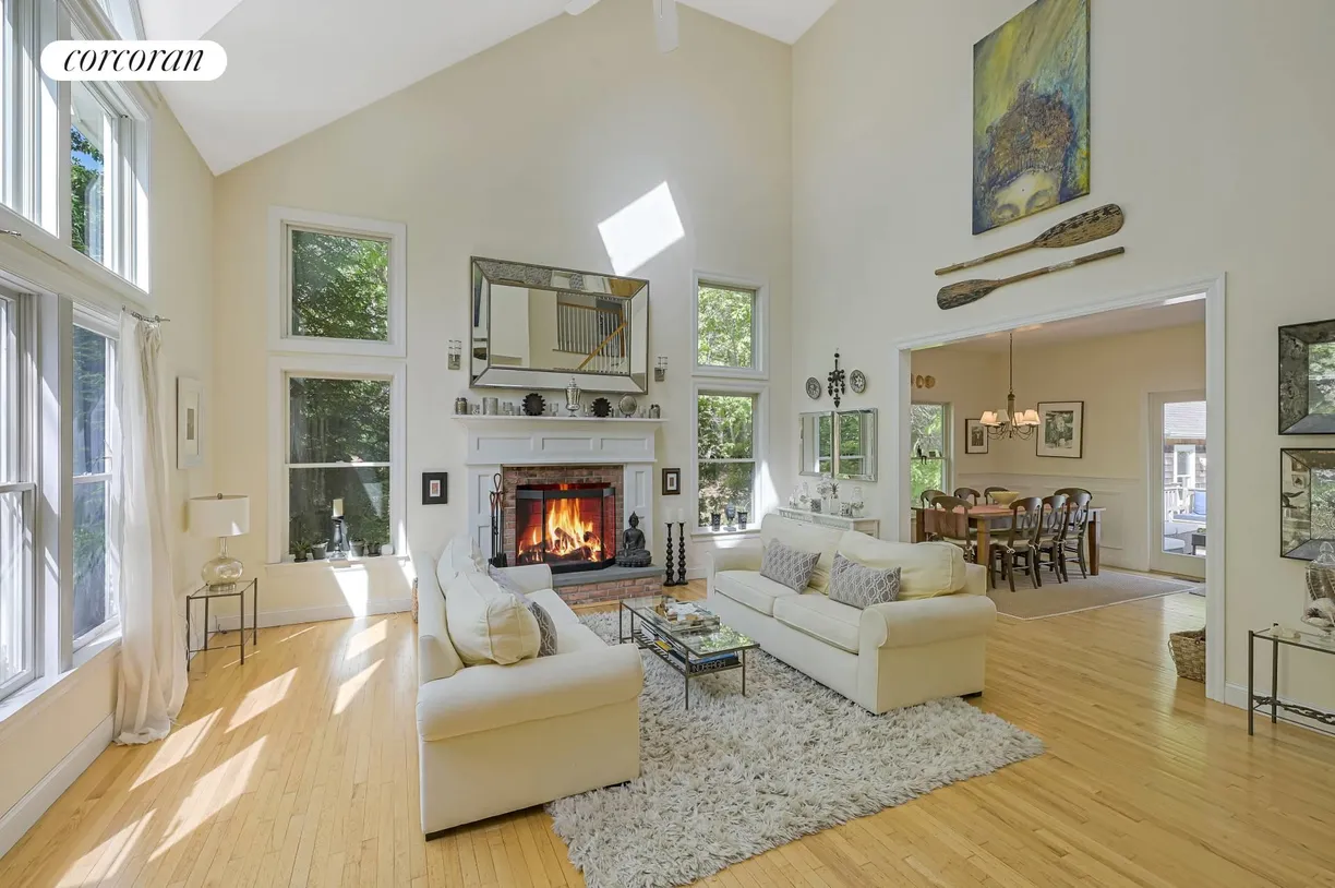 The Hamptons Real Estate | View 3 Hollow Tree Lane | room 2