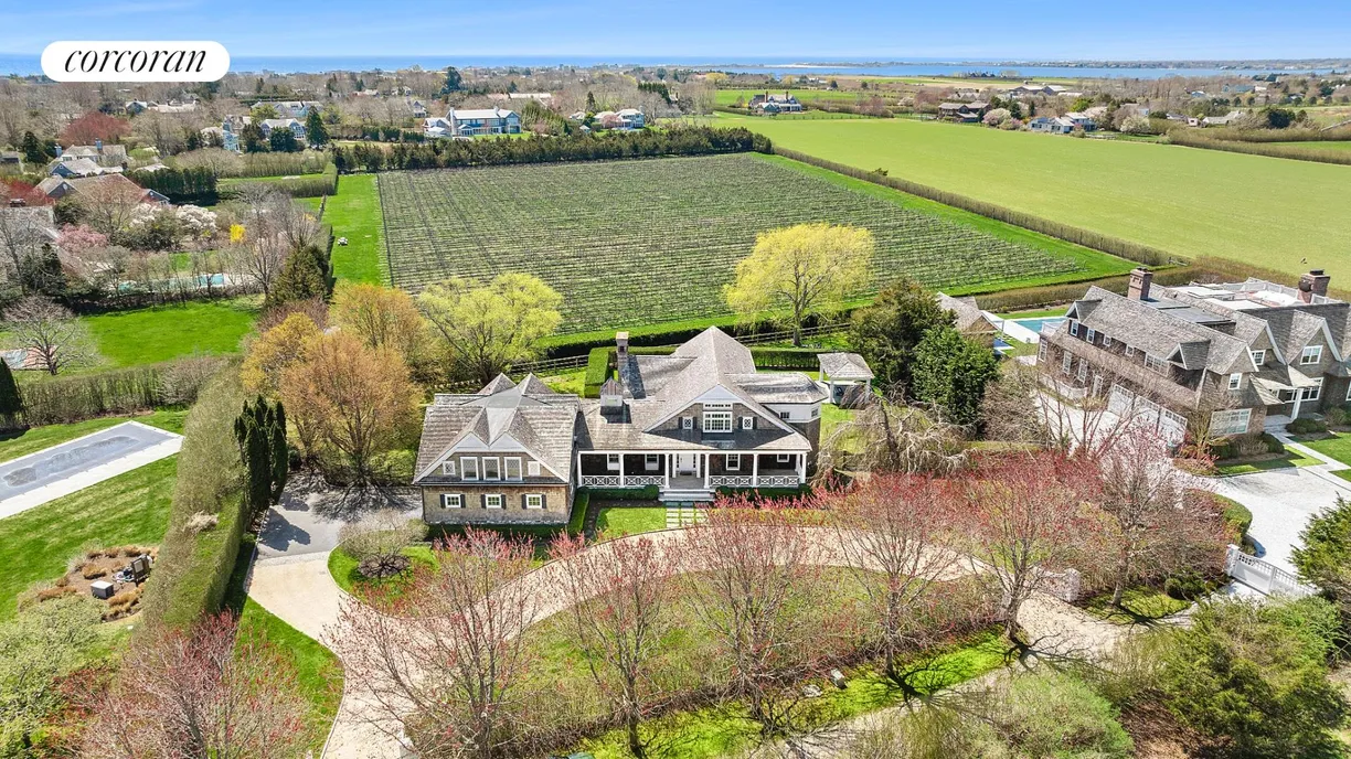 The Hamptons Real Estate | View 54 Bridgefield Road | 5 Beds, 6 Baths