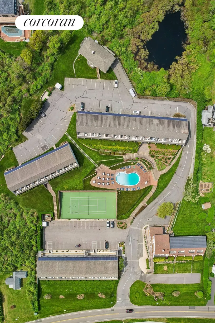 The Hamptons Real Estate | View 727 Old Montauk Highway | room 2