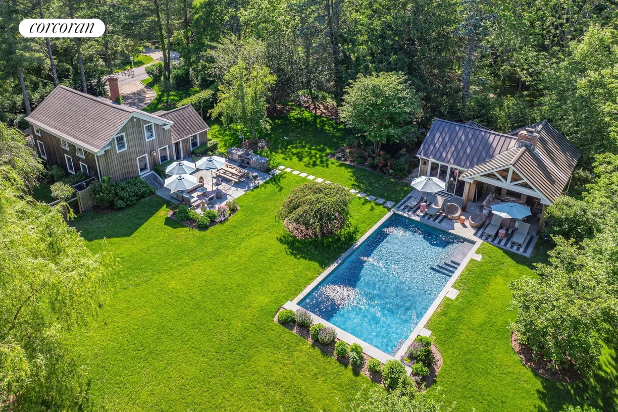 The Hamptons Real Estate | View 800 Lighthouse Road | 800 Lighthouse Road - Aerial