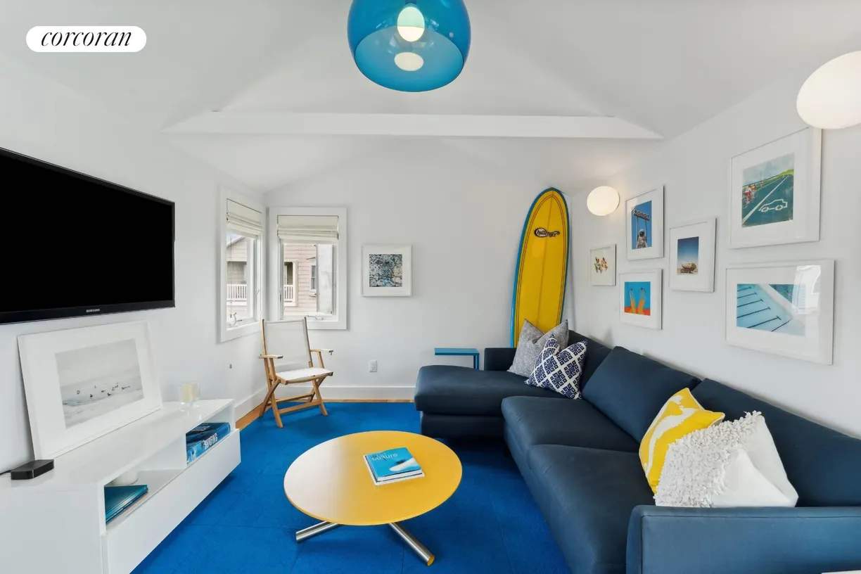 The Hamptons Real Estate | View 100 DeForest Road, Unit 514 | 2 Beds, 1 Bath