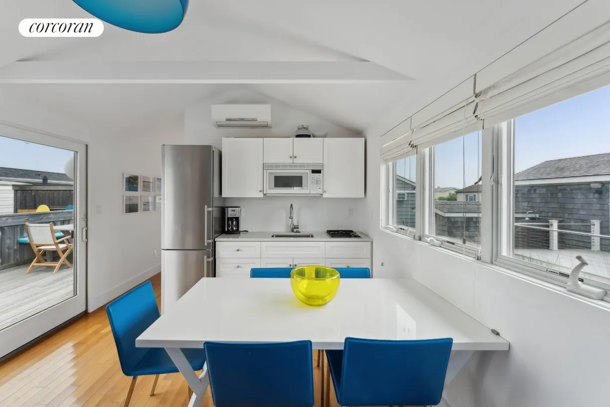 The Hamptons Real Estate | View 100 DeForest Road, Unit 514 | room 1