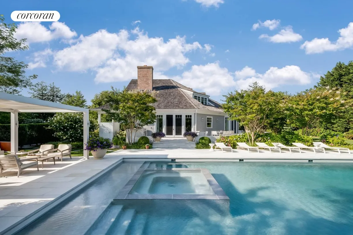 The Hamptons Real Estate | View 29 Seascape Lane | 6 Beds, 7 Baths