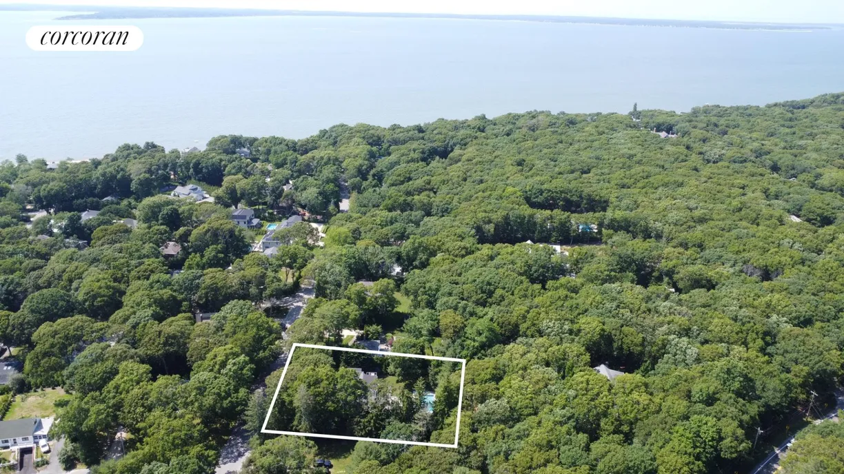 The Hamptons Real Estate | View 18 Bay View Road | 3 Beds, 3 Baths