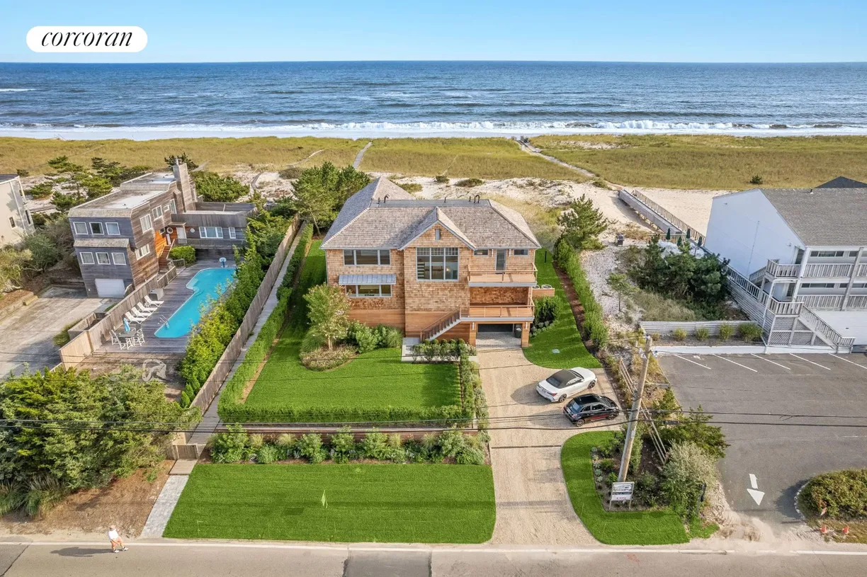 The Hamptons Real Estate | View 451 Dune Road | 4 Beds, 3 Baths