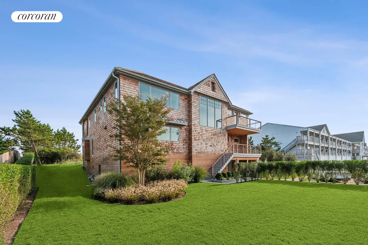 The Hamptons Real Estate | View 451 Dune Road | room 2