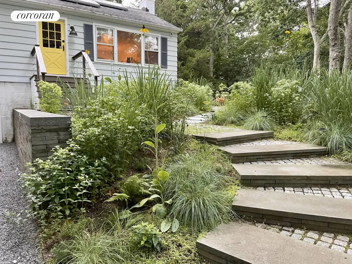 The Hamptons Real Estate | View 42 West Neck Road | 2 Beds, 1 Bath