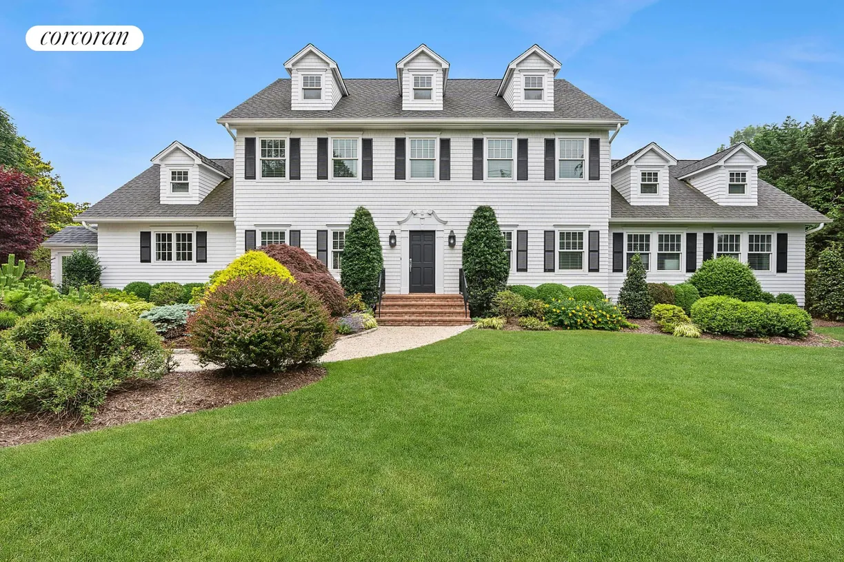 The Hamptons Real Estate | View 794 Hill Street | 4 Beds, 5 Baths