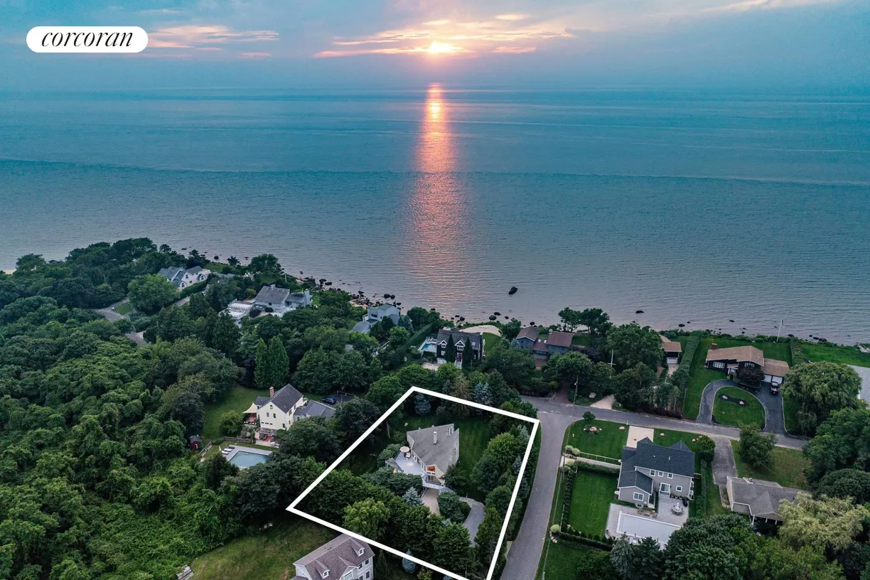 The Hamptons Real Estate | View 2515 Sound Drive | 3 Beds, 1 Bath