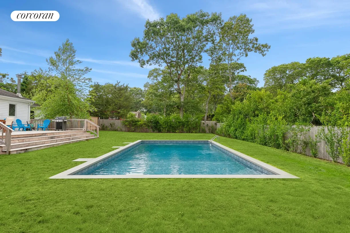 The Hamptons Real Estate | View 113 East Tiana Road | room 1