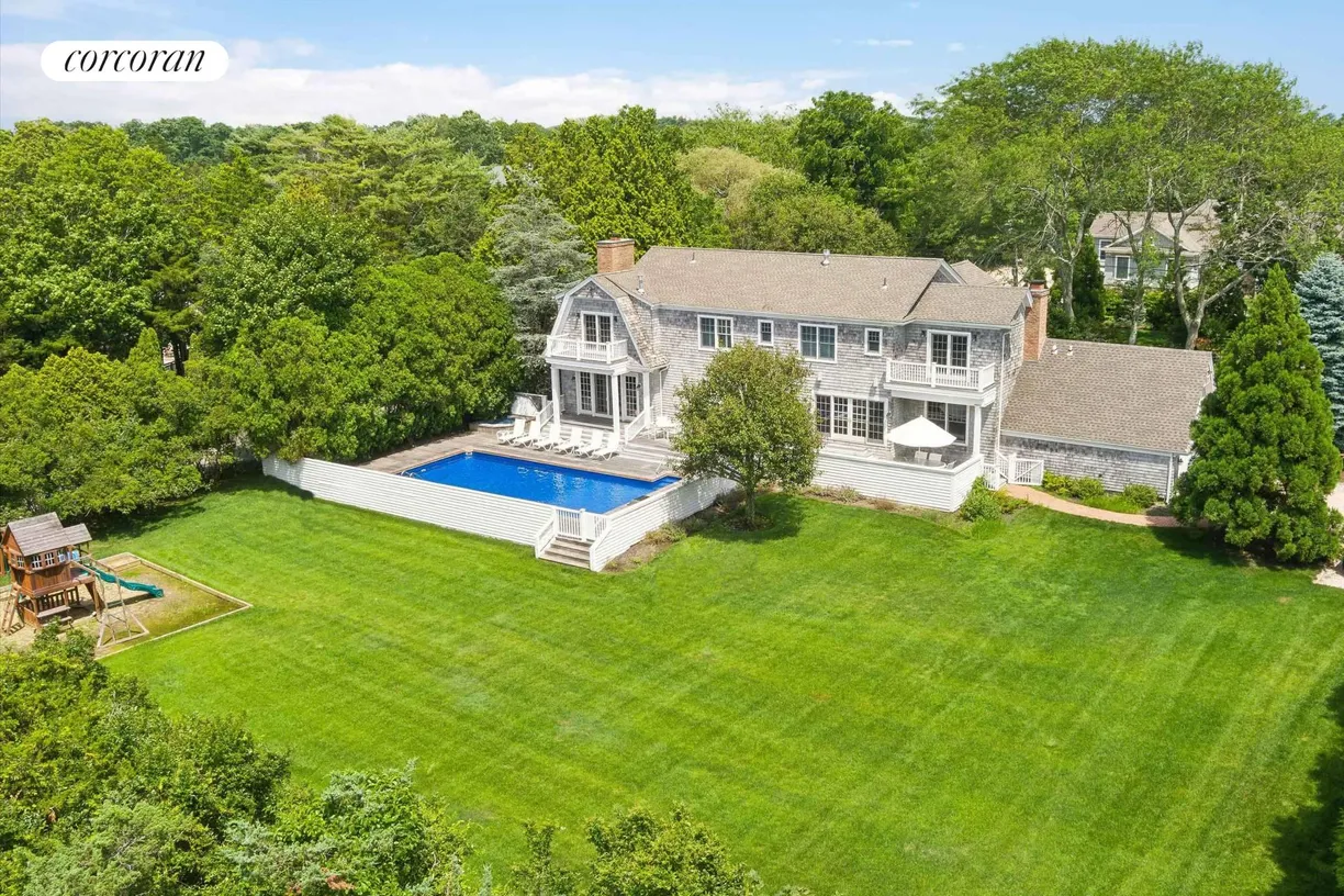 The Hamptons Real Estate | View 21 Rogers Lane | room 1