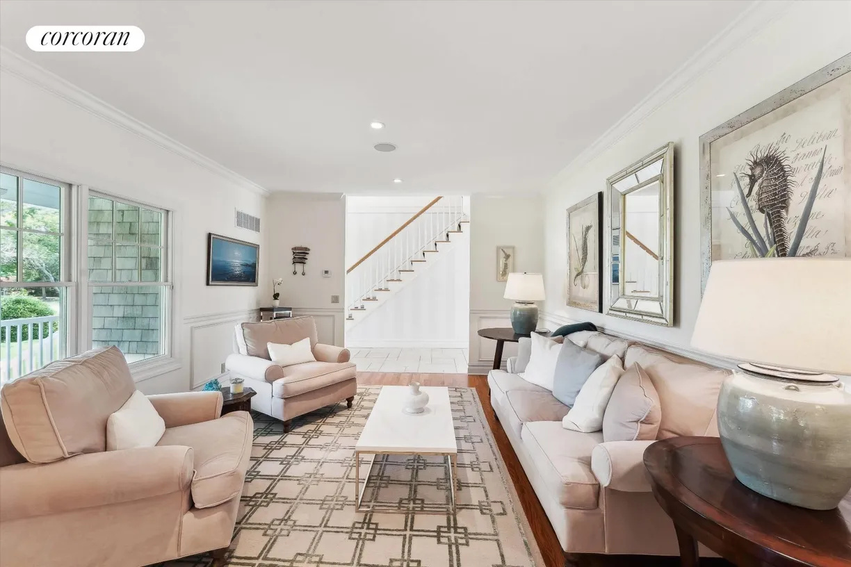 The Hamptons Real Estate | View 21 Rogers Lane | room 2