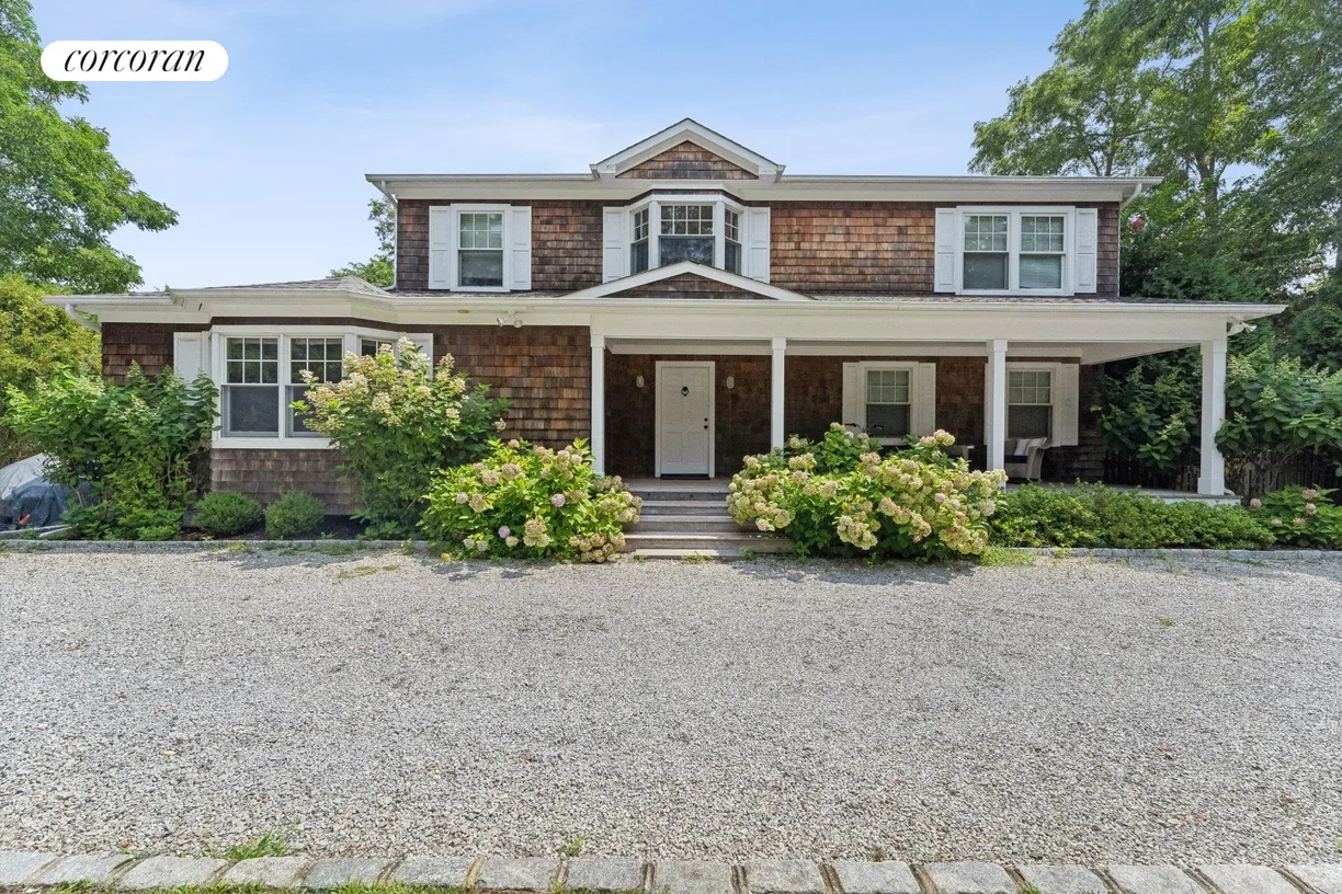 The Hamptons Real Estate | View 50 Old Main Road | room 1