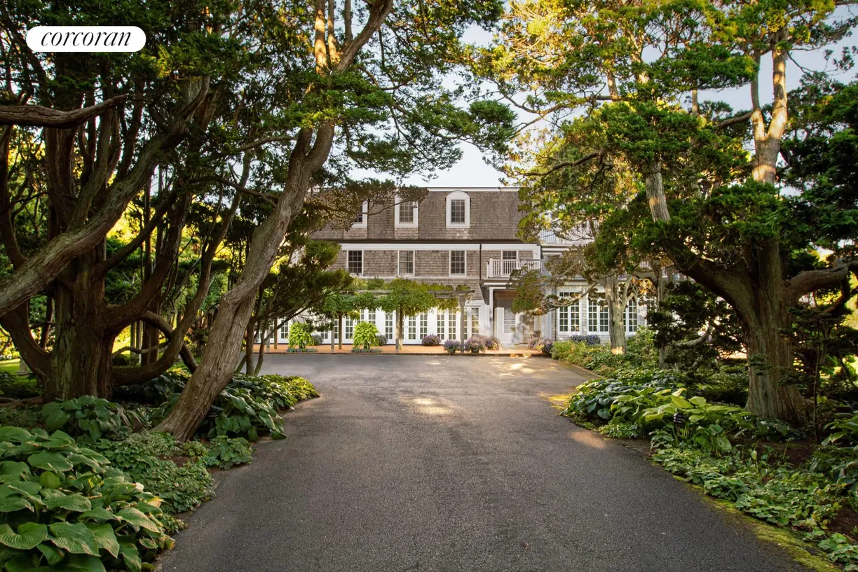 The Hamptons Real Estate | View 50 Gin Lane | 5 Beds, 6 Baths