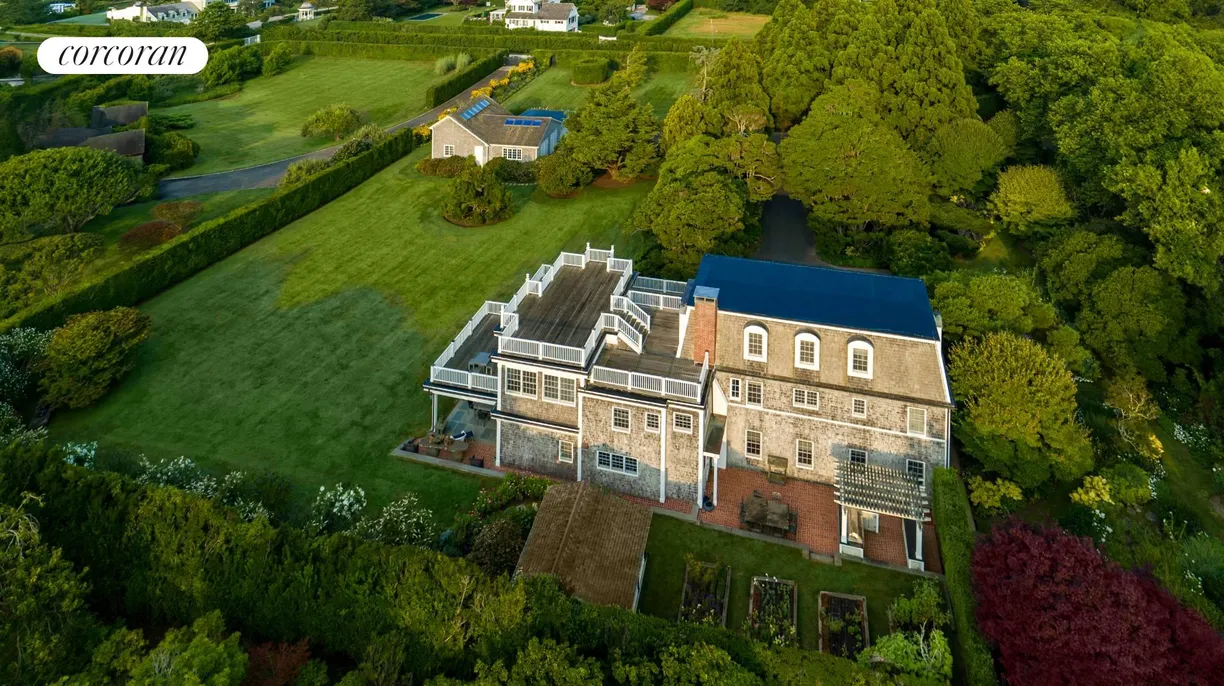 The Hamptons Real Estate | View 50 Gin Lane | room 1