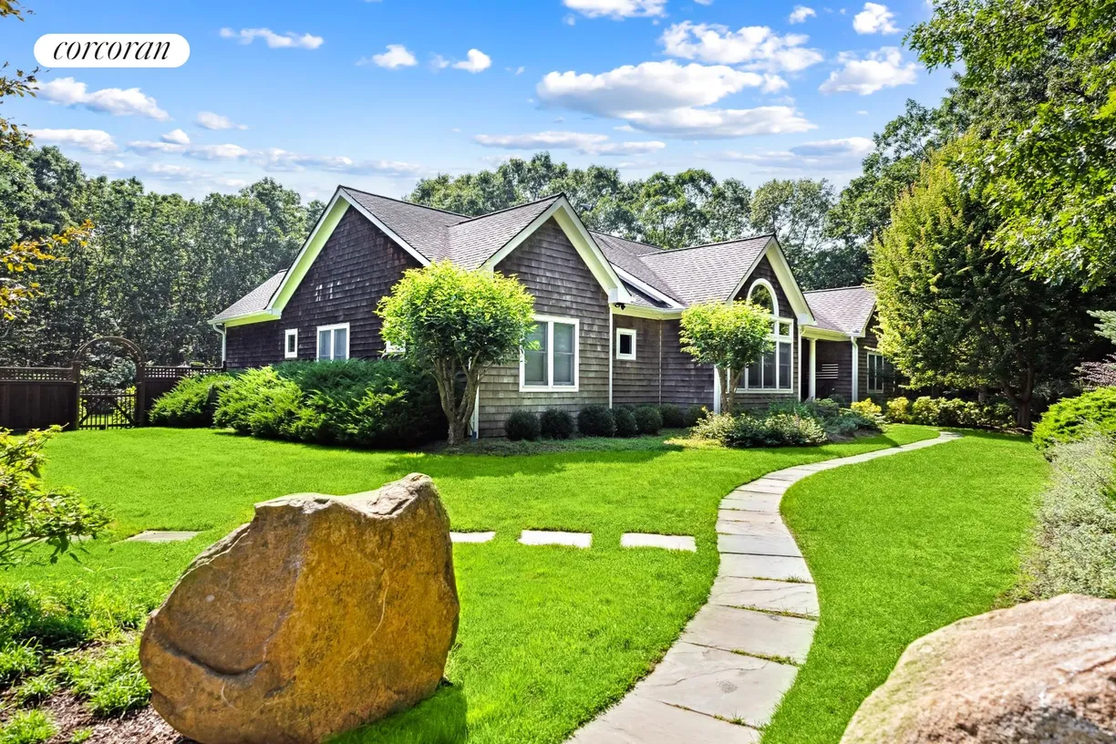 The Hamptons Real Estate | View 119 Abraham's Path | room 1