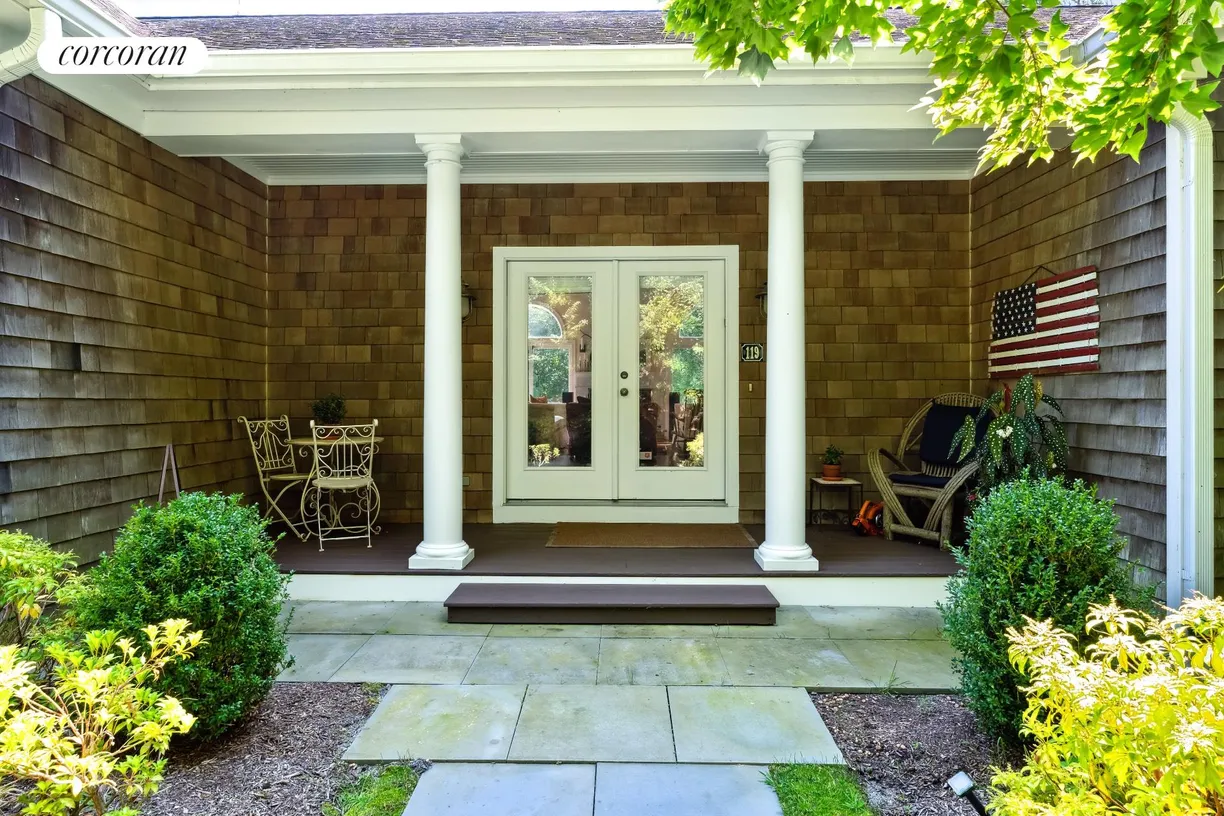 The Hamptons Real Estate | View 119 Abraham's Path | room 2