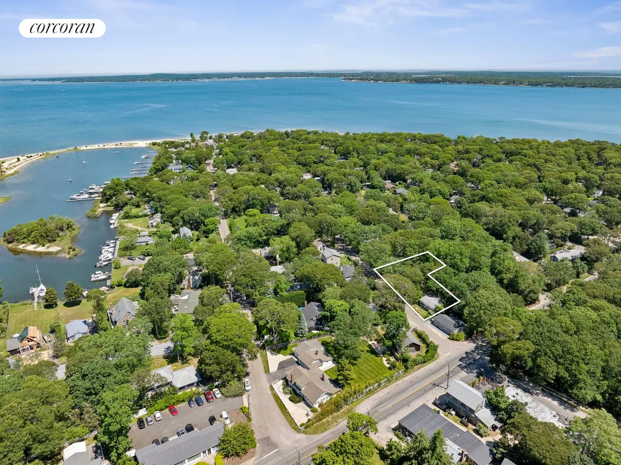 The Hamptons Real Estate | View 6 Chestnut Street | room 2