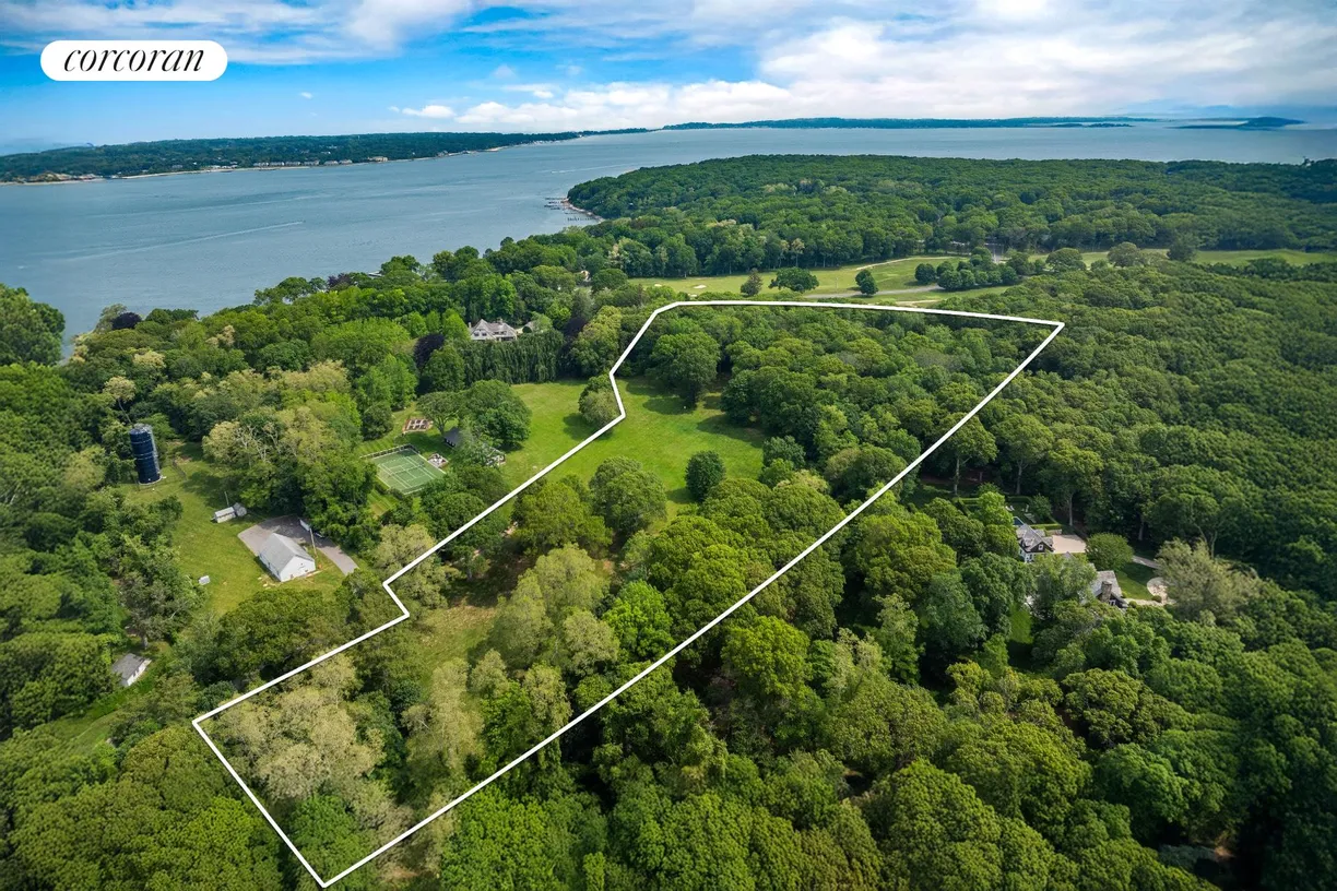 The Hamptons Real Estate | View 31 Manhanset Road | room 1