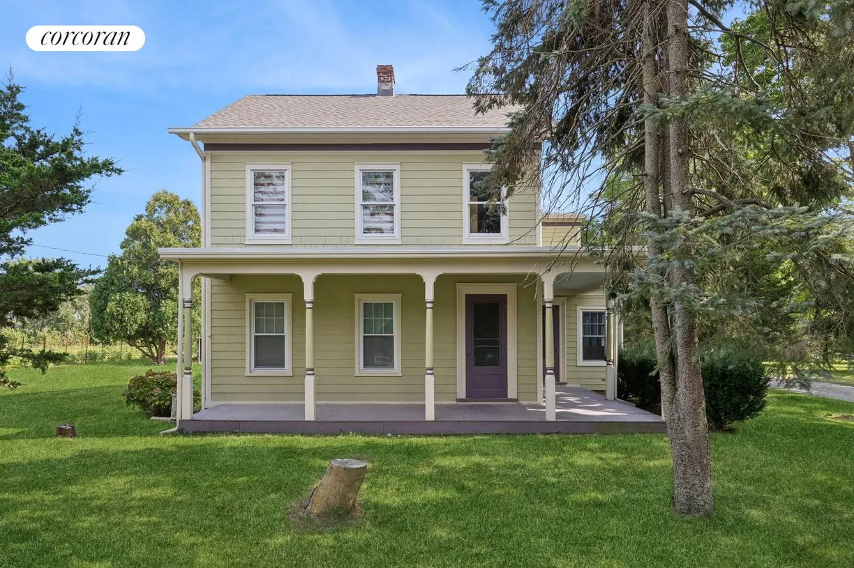 The Hamptons Real Estate | View 2700 Main Road | 5 Beds, 2 Baths