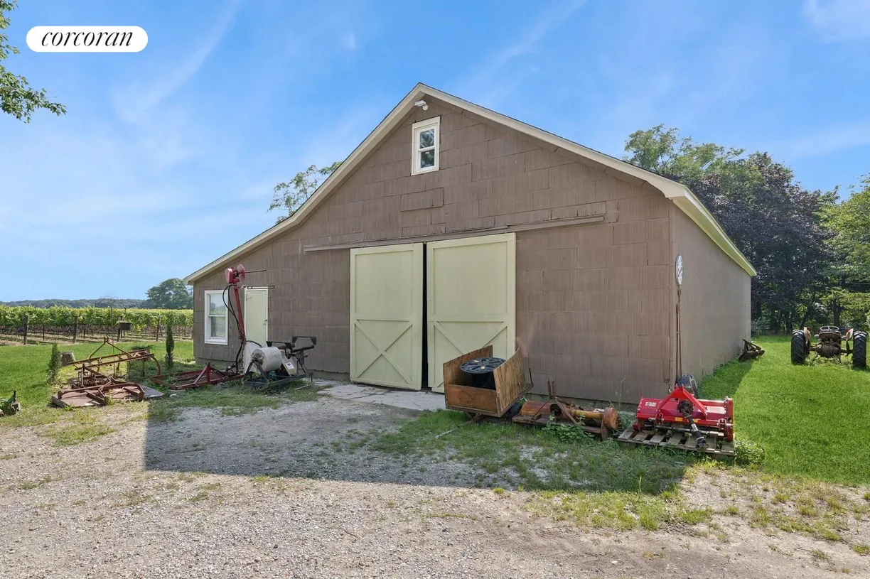 The Hamptons Real Estate | View 2700 Main Road | Barn