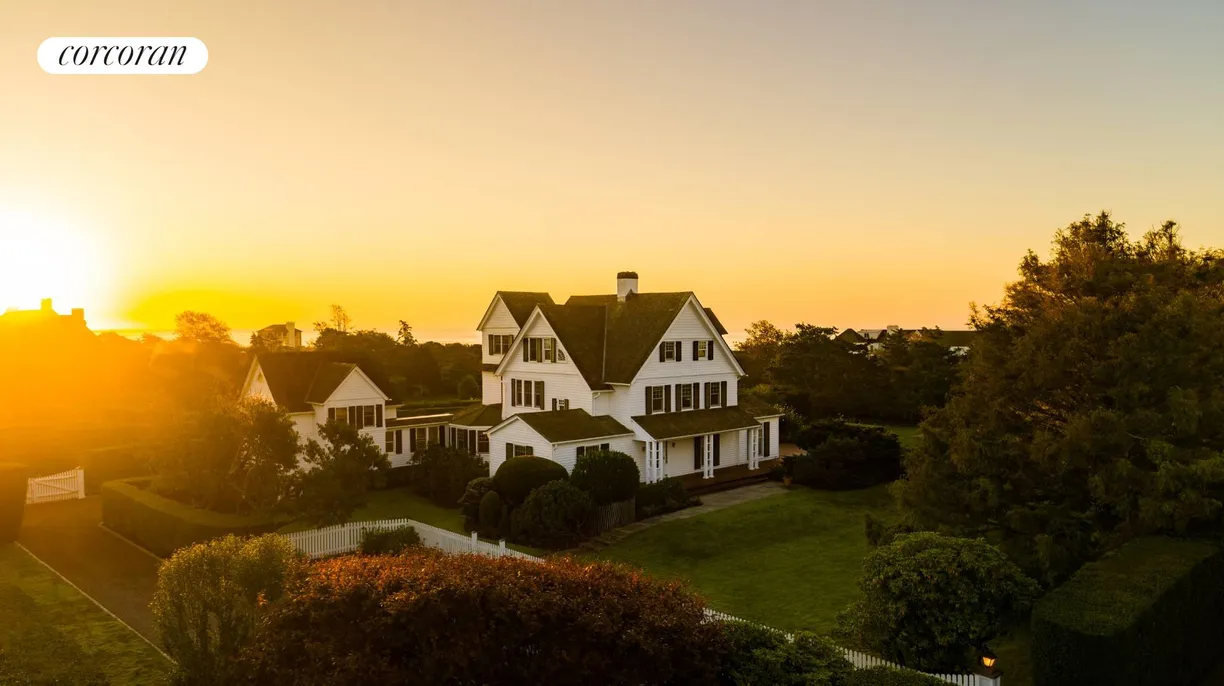 The Hamptons Real Estate | View 3 Fair Lea Road | 8 Beds, 6 Baths