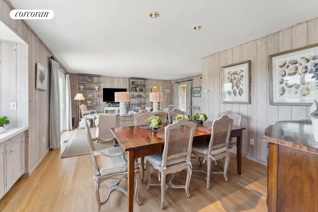 The Hamptons Real Estate | View 12 Barker Lane | room 1