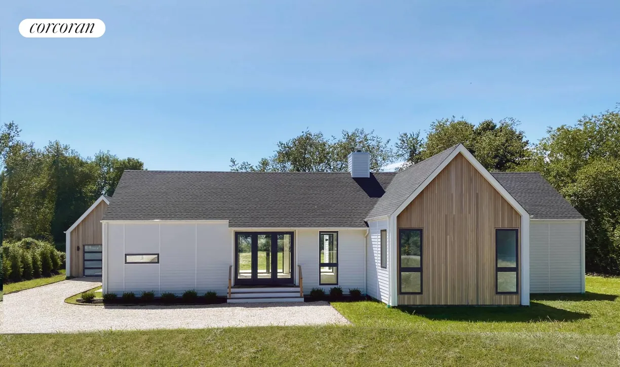 The Hamptons Real Estate | View 8 Tim's Trail | 4 Beds, 4 Baths