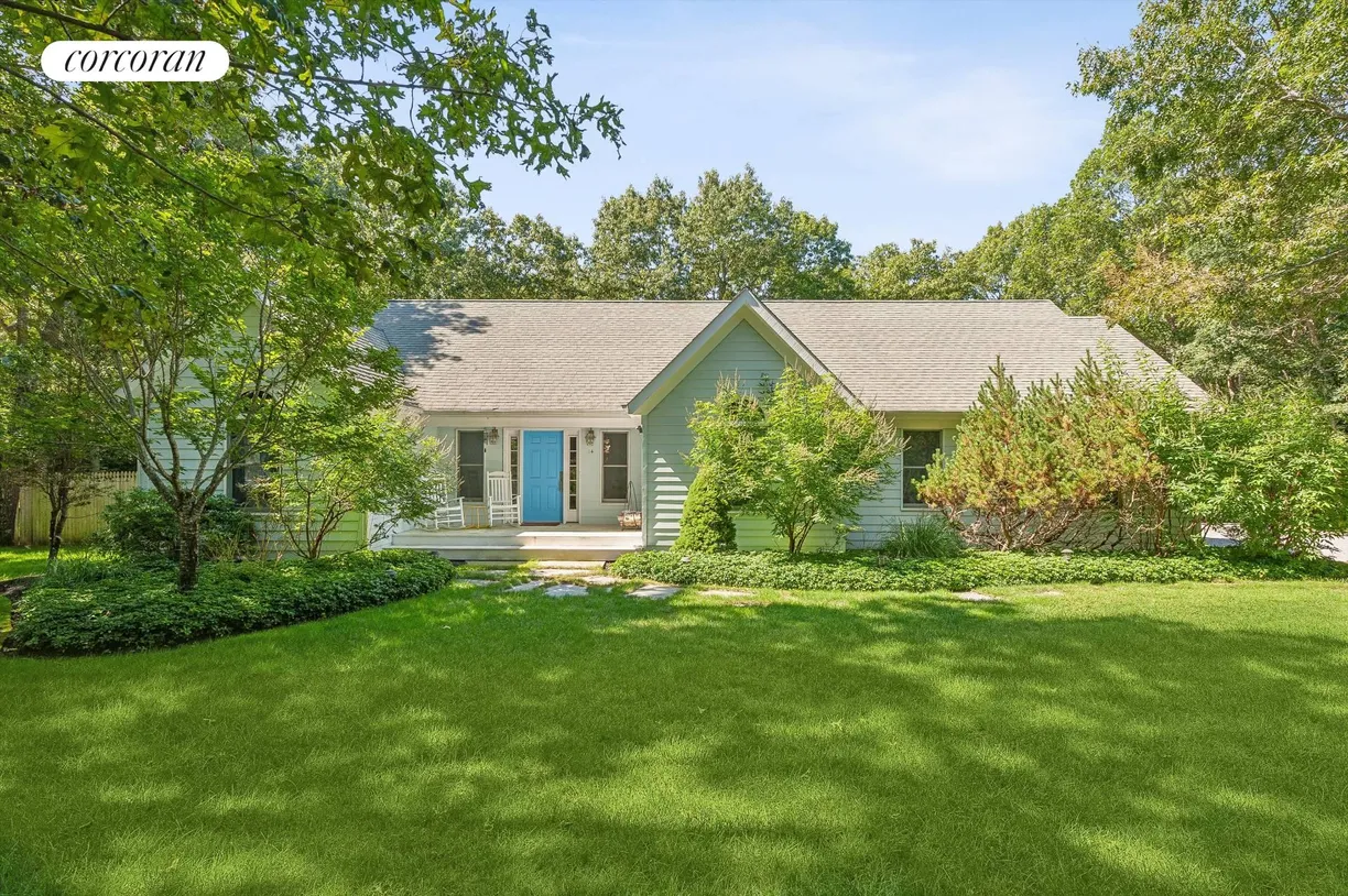 The Hamptons Real Estate | View 14 Hildreth Road | 3 Beds, 2 Baths