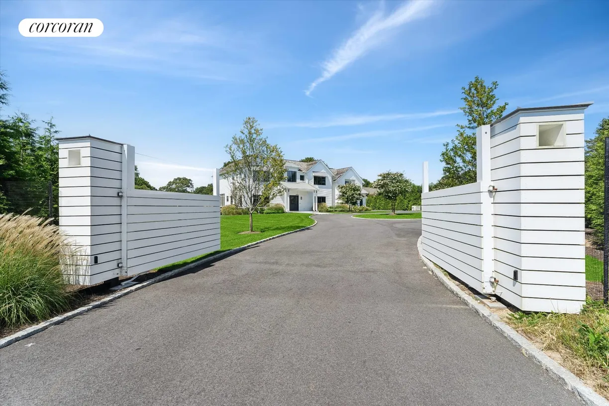 The Hamptons Real Estate | View 53A Tanners Neck Lane | Gated Estate