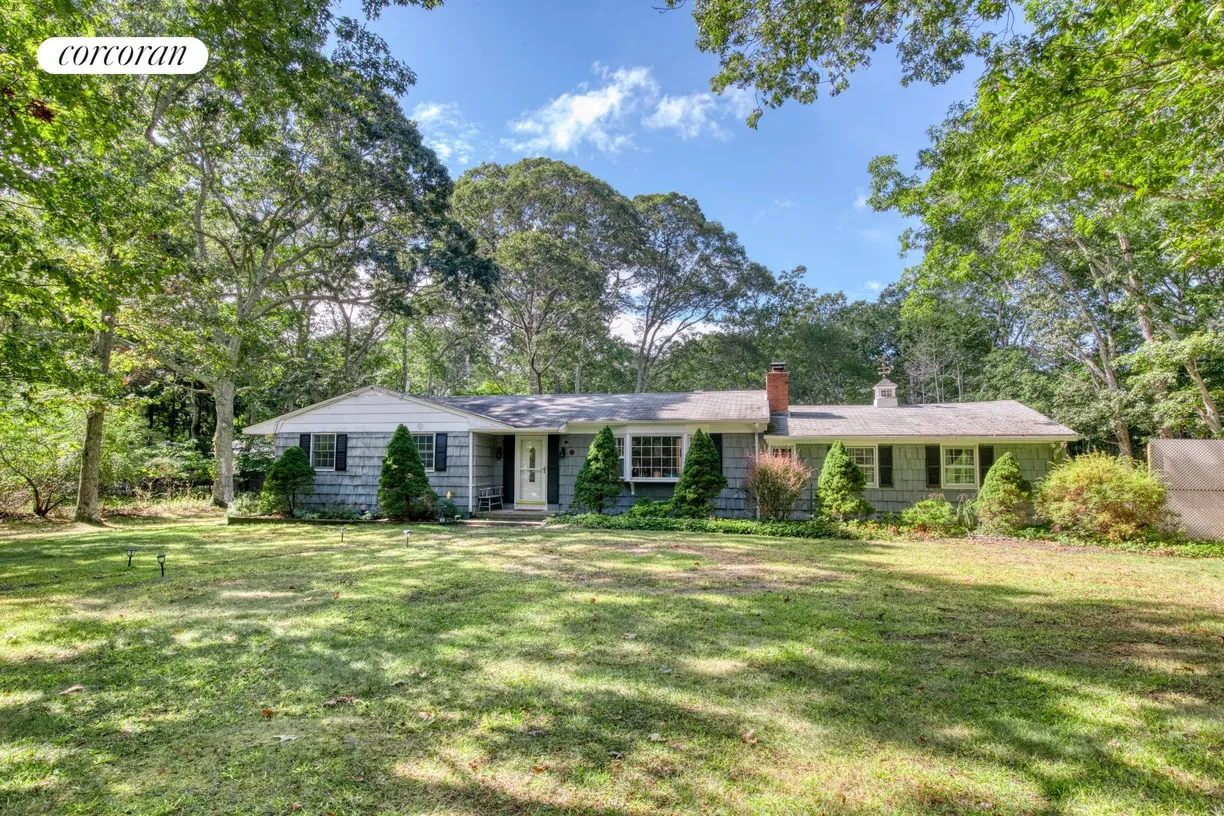 The Hamptons Real Estate | View 11F Petticoat Lane | room 1